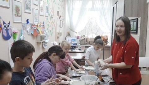 В центре «Росинка» провели мероприятие  "Семья как ладошка: принципы, которые делают ее сильнее".